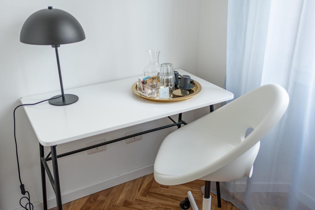 Lago Design Guest House - Como Center Екстер'єр фото