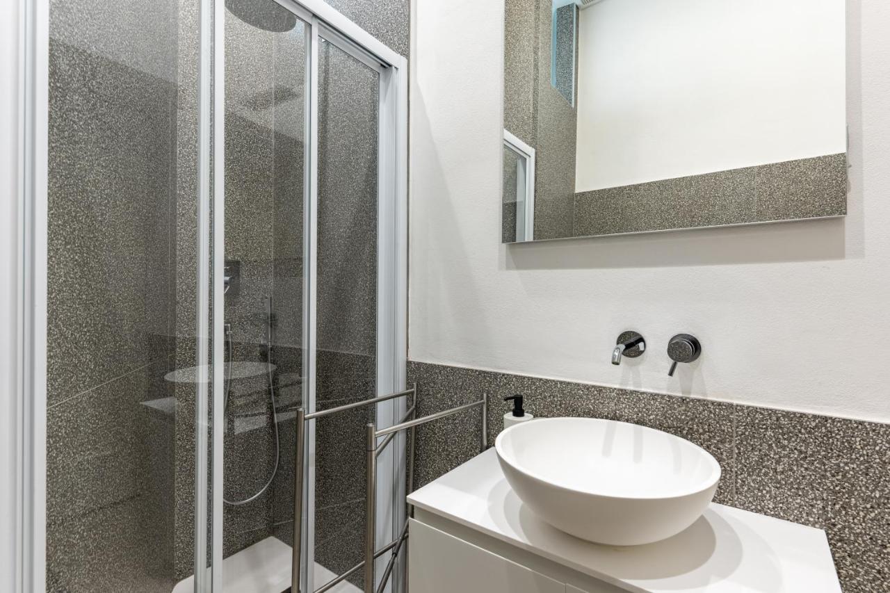 Lago Design Guest House - Como Center Екстер'єр фото